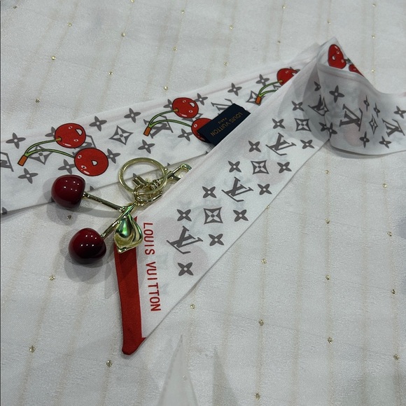 🍒BAG CHARM🍒 - Picture 5 of 5